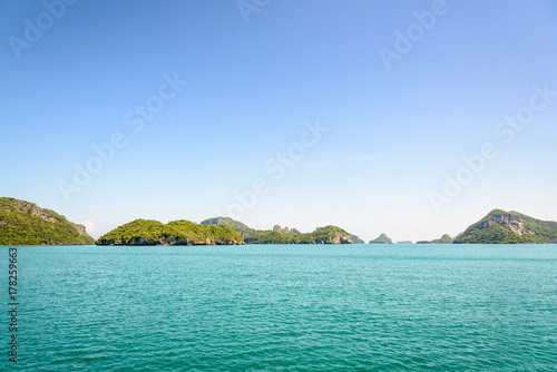 Beautiful natural landscape of Mu Ko Ang Thong island in the sea under bright blue sky in summer at Mu Ko Ang Thong National Marine Park is a famous attractions in Surat Thani province, Thailand