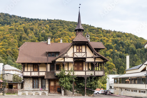 Foto Boulevard of Carol the First in Sinaia city in Romania