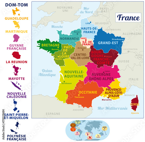 Carte de france colorée 2017 avec les 13 nouvelles régions et Départements et Territoires d'Outre-mer.. photo