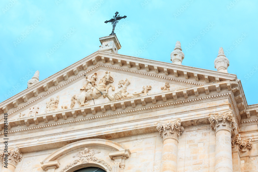 Obraz premium Locorotondo church fasade, Italy