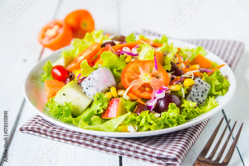 mix fruit and vegetable salad