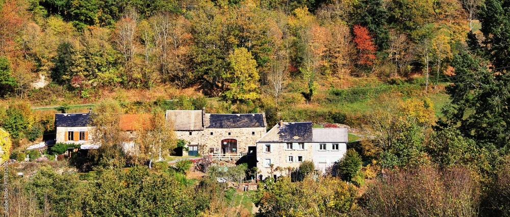 Obraz premium hameau des Combrailles, Auvergne