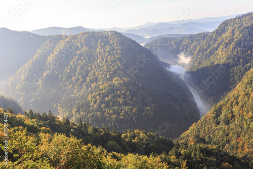 Dunajec gorge in area of Szczawnica in Pieniny Mountains (southern Poland) . View from top of Czertezik towards  south. © stepmar