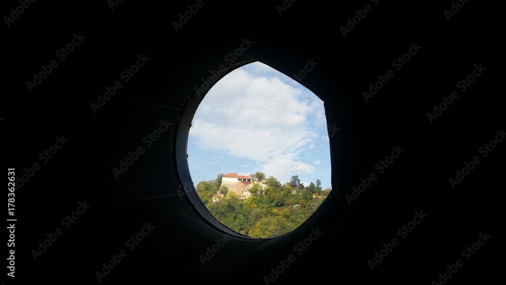 Ausblick auf den Grazer Schlossberg vom Kunsthaus