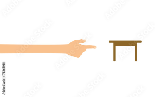 Hand tippt auf Smartphone mit App - Tisch