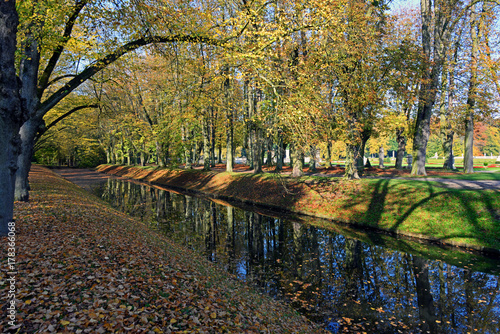 Herbst am Wassergraben Schloss Nordkirchen