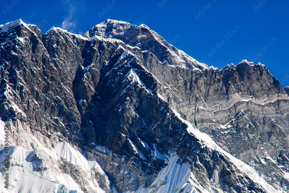 Nepal everest behind nuptse peak