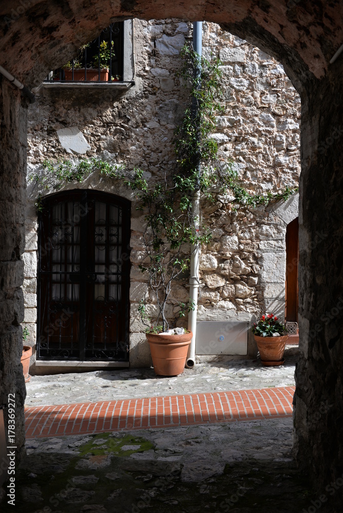 Fototapeta premium La Turbie ラチュルビの風景