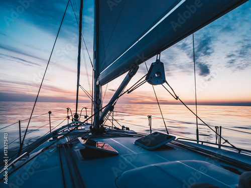 Yacht sunset ocean © MagicalKrew