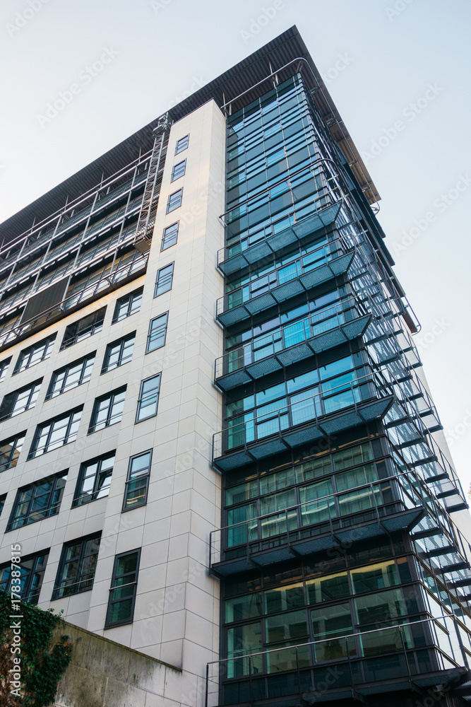 Fototapeta premium big office building with glass staircase