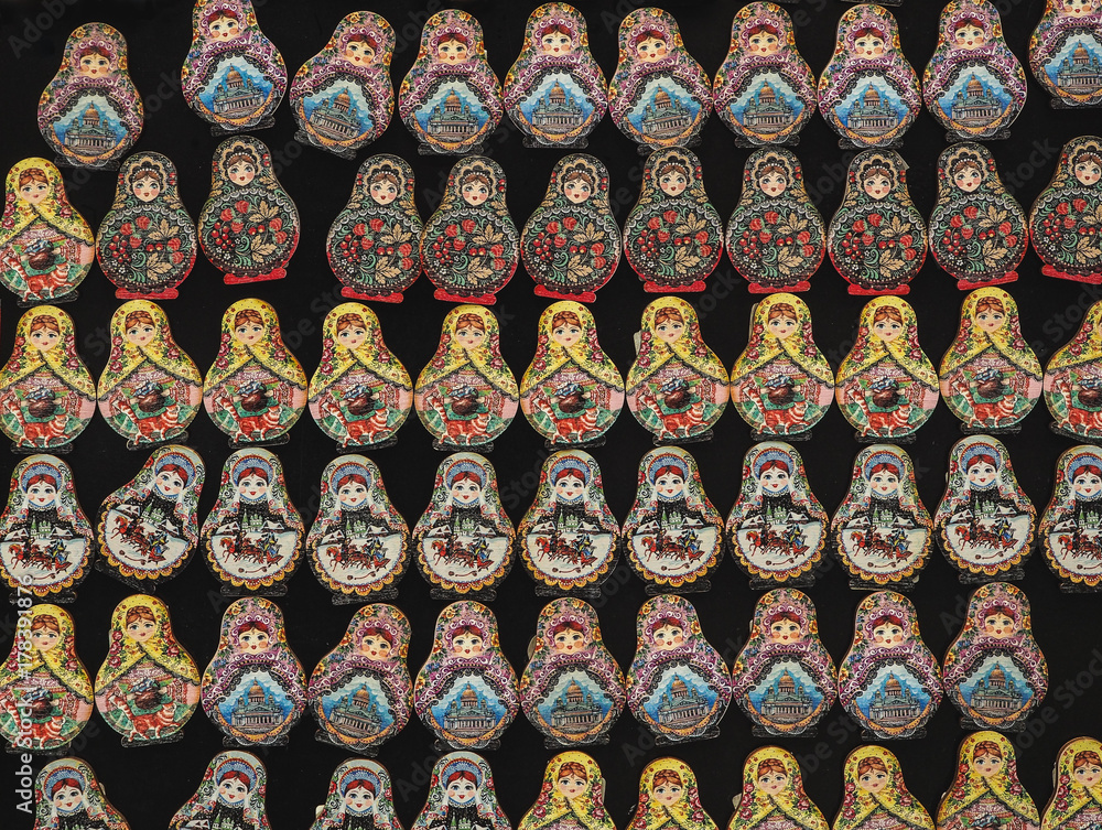 Obraz premium Colorful Russian nesting dolls magnets in the gift shop. Russia. Saint-Petersburg. Autumn 2017
