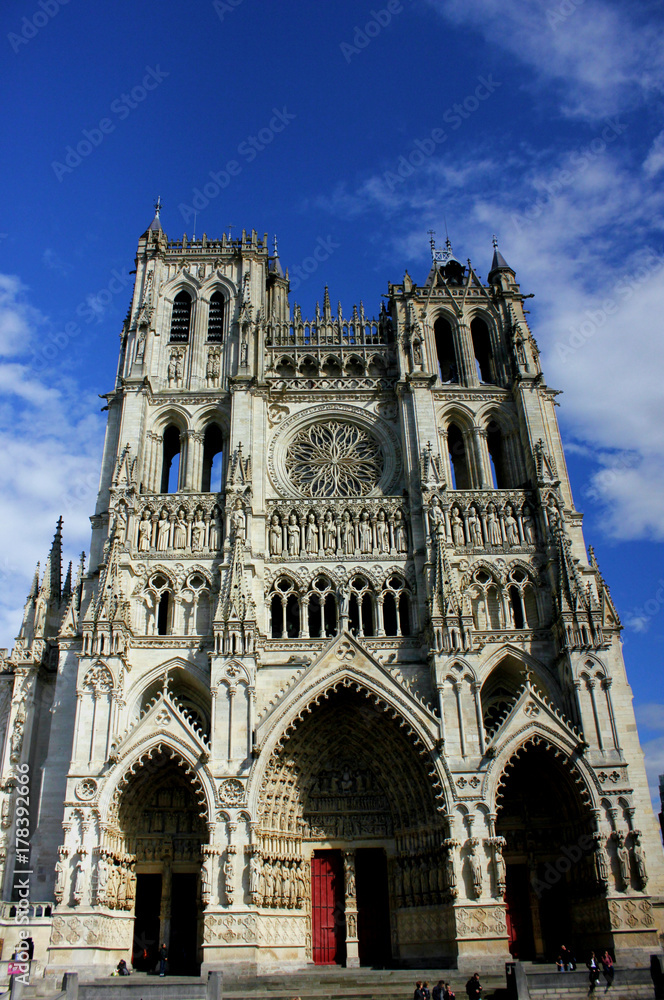 Fototapeta premium façade de la cathedrale d'amiens