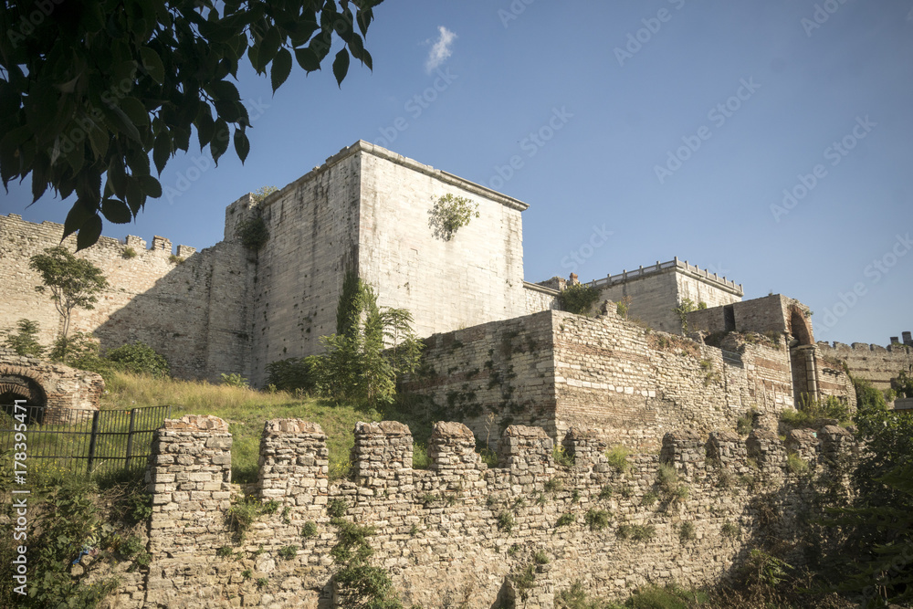 Fototapeta premium Istanbul's old city walls