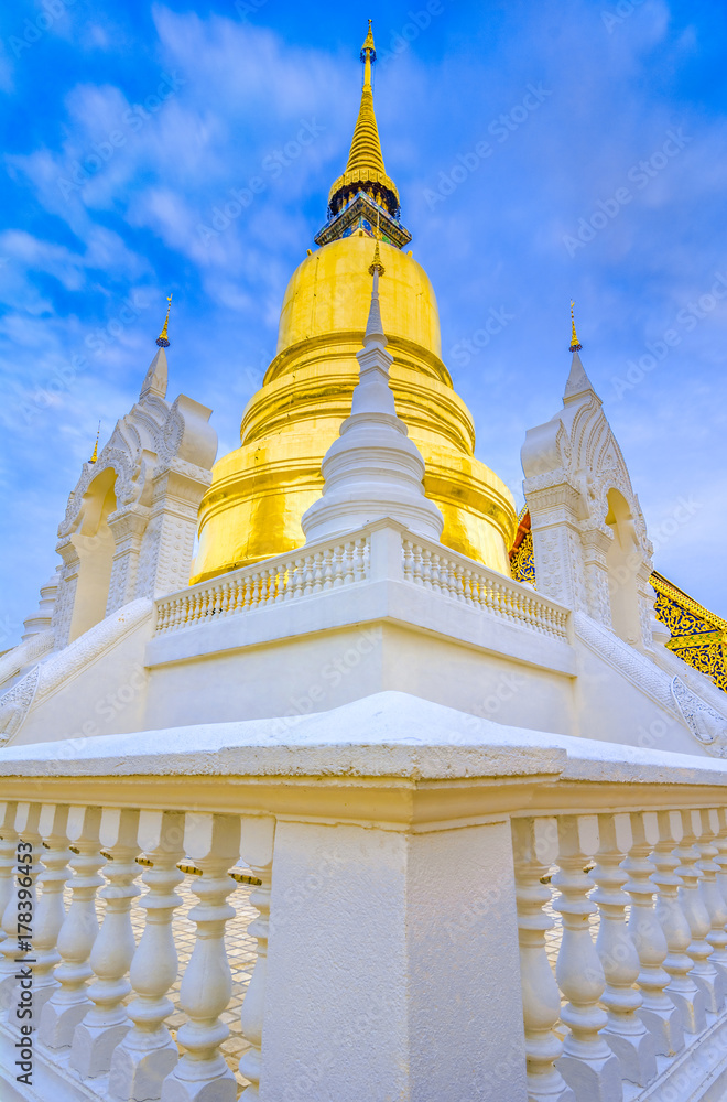 Naklejka premium Chiang Mai, Thailand: Wat Suan Dok Chedis,Buddhist temple, Wat i