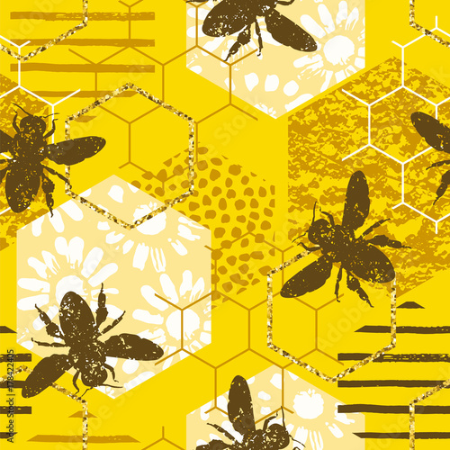 Seamless geometric pattern with bee. Modern abstract honey design.