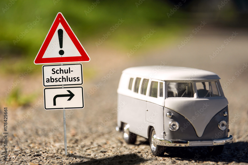 Schild 136 - Schulabschluss