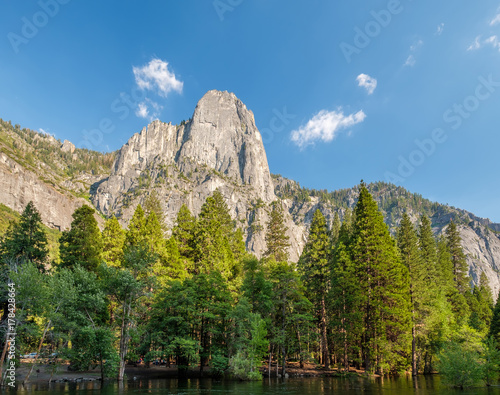 Yosemite National Park Valley summer landscape © haveseen