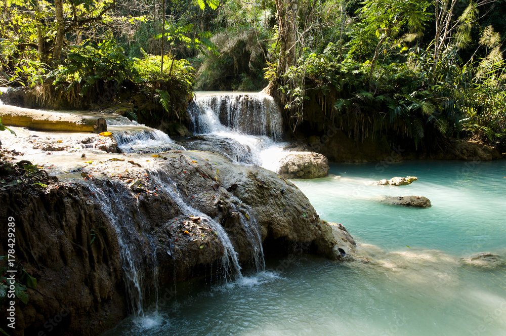 Naklejka premium Kuang Si Falls - Laos