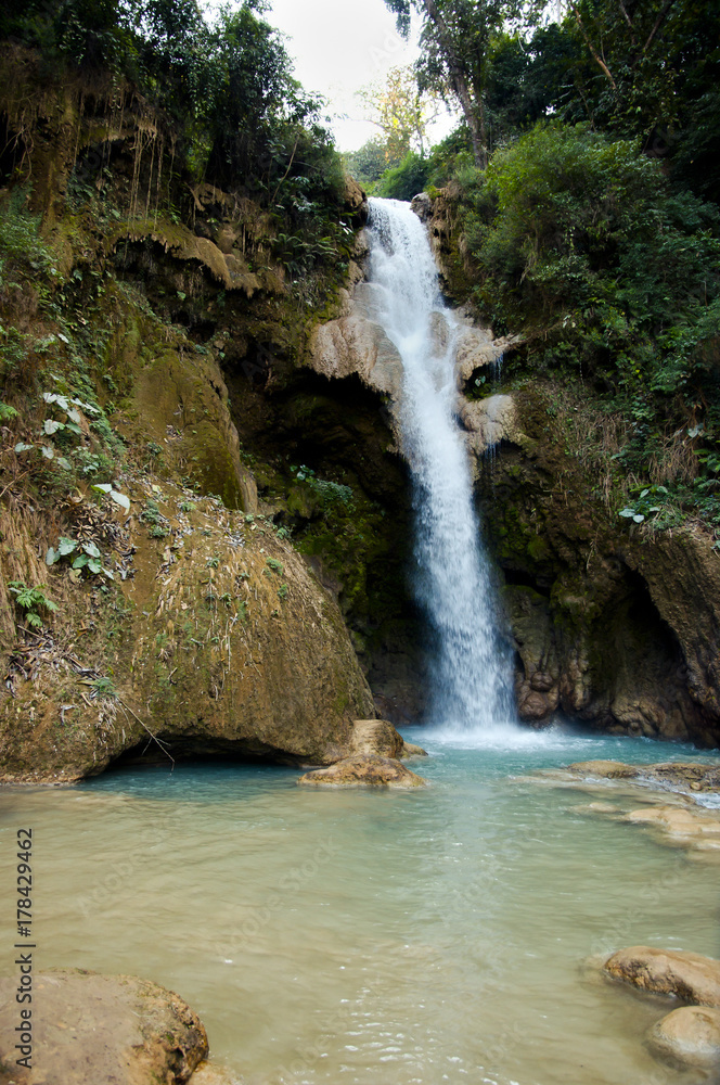 Kuang Si Falls - Laos Kuang Si Falls - Laos