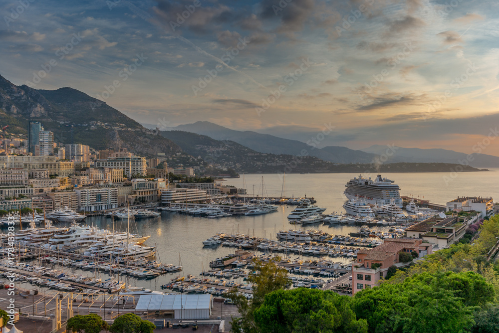Sunrise on the port of Monaco - 2