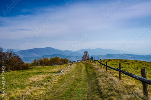 Fototapeta Naklejka Na Ścianę i Meble -  Ukrainian Carpathian Mountains in the autumn season