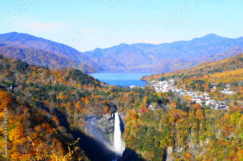 日光　華厳の滝　中禅寺湖と紅葉