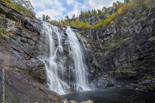 Skjervsfossen Wasserfall, Norwegen © Matthias
