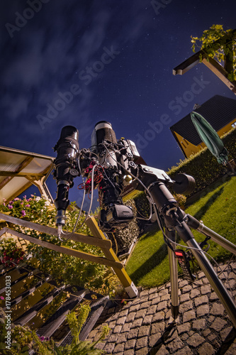 Teleskope Im Garten Unter Sterrnenhimmel