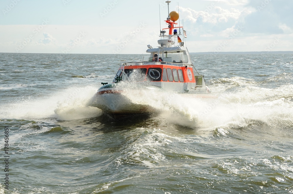 Naklejka premium Wir kommen! DGzRS Ueckermünde