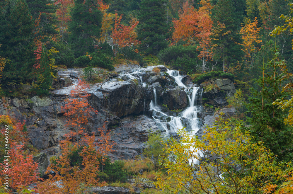 Fototapeta premium Waterfall in Tatra mountains, Poland, autumn