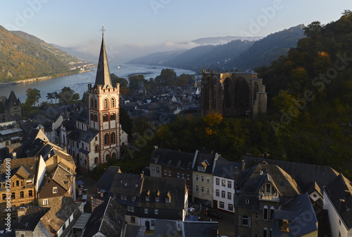 Bacharach am Rhein, Abenddämmerung im Herbst photo