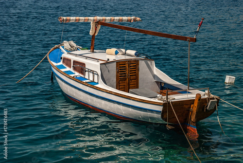 Boat with a canopy © timltv