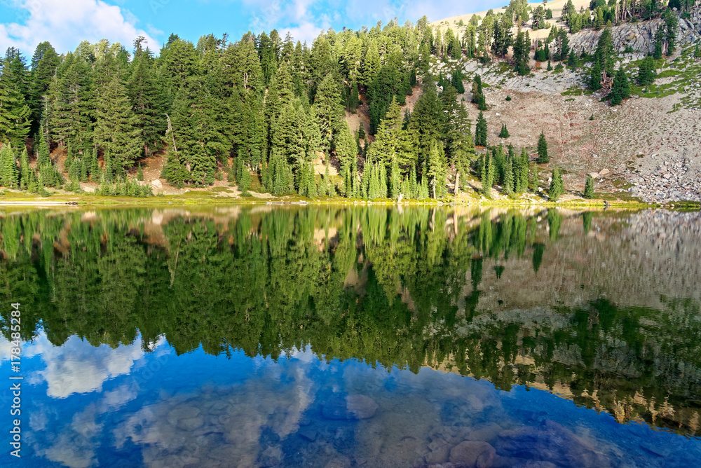 Fototapeta premium Emerald Lake, California