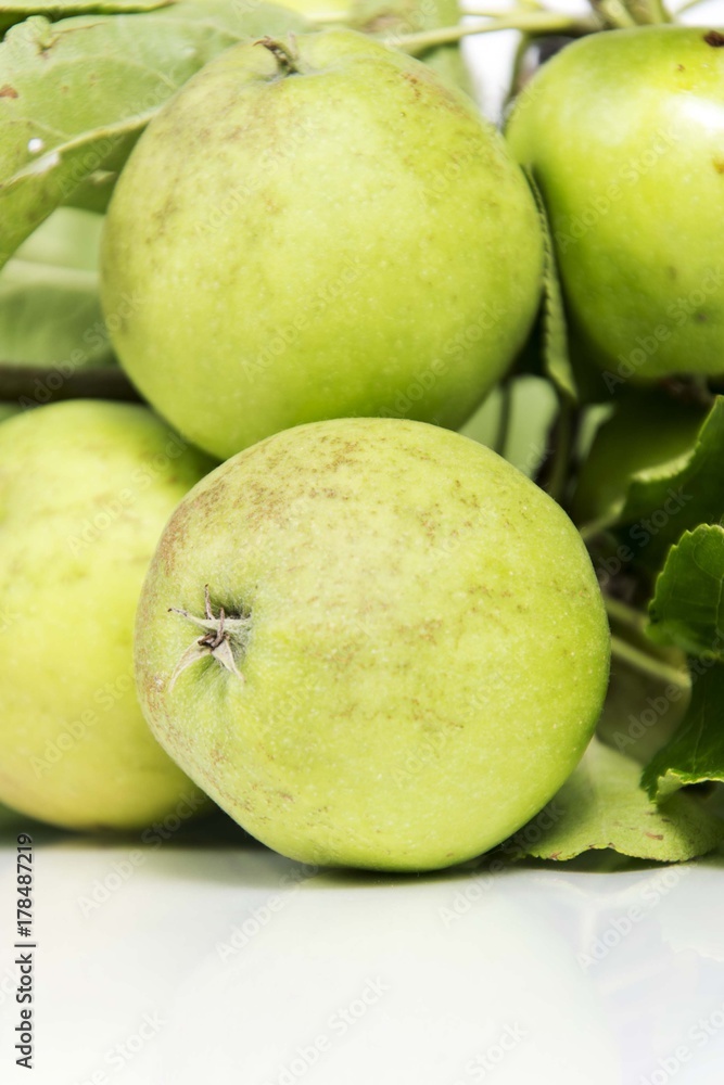 green apples 