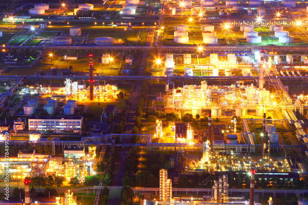 Obraz premium Industrial zone. Industrial factory.Oil refinery.