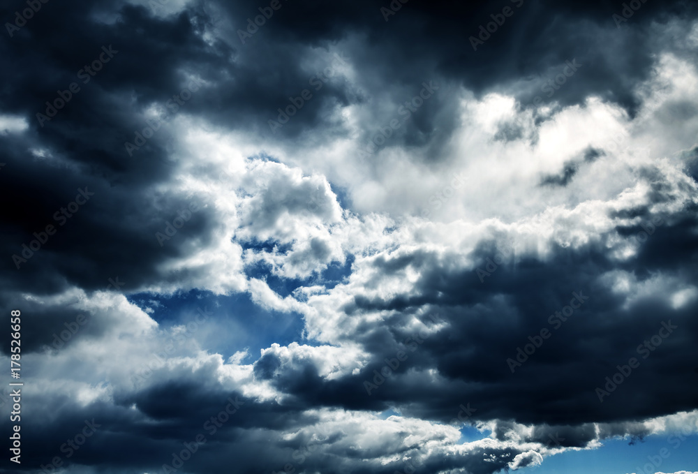 Obraz premium Dramatic Clouds Background