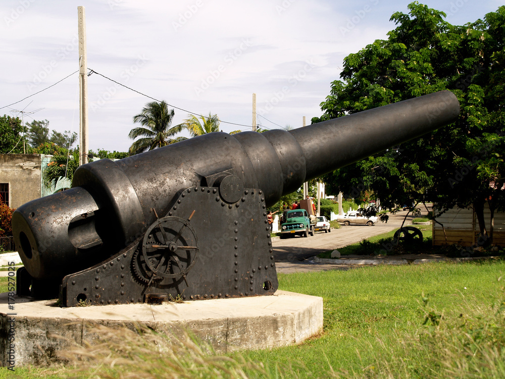 Cannon at the entrance of El Morro fortress protecting the harbour entrance of Havana, Cuba