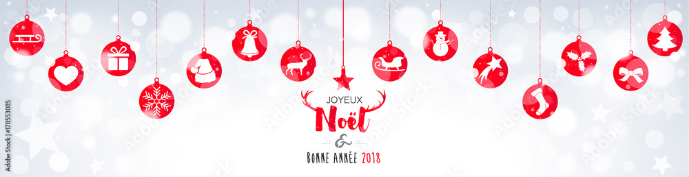 Carte de Noël 2018 avec boules suspendues sur bokeh