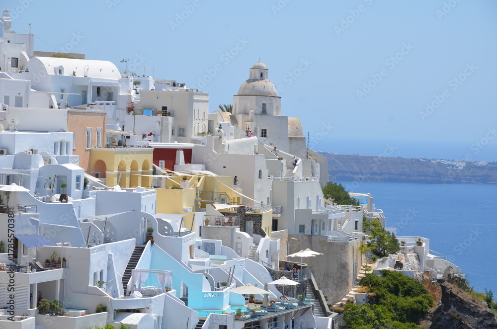 VILLAGE EN TERRASSE DE THIRA SANTORIN CYCLADES GRECE