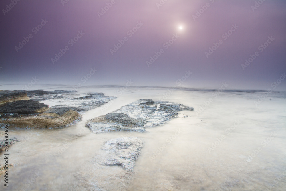 Fototapeta premium El amanecer de la costa