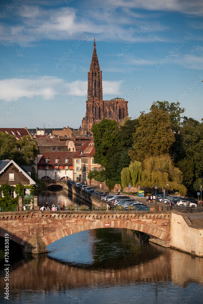Blick über Straßburg bis zum Münster