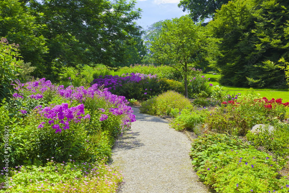 Fototapeta premium Ogród botaniczny (ogród górski) ogrodów Herrenhausen