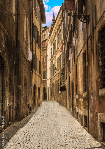 Fototapeta Naklejka Na Ścianę i Meble -  street in the city of Verona Italy