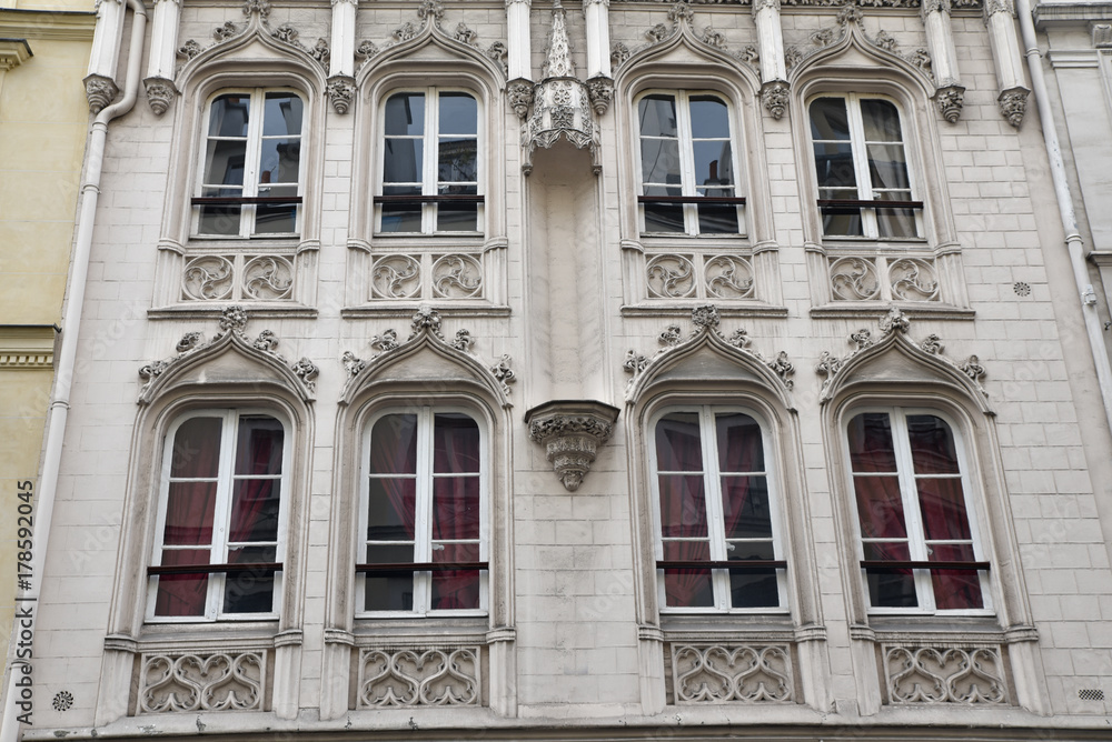 Immeuble parisien à décor Renaissance