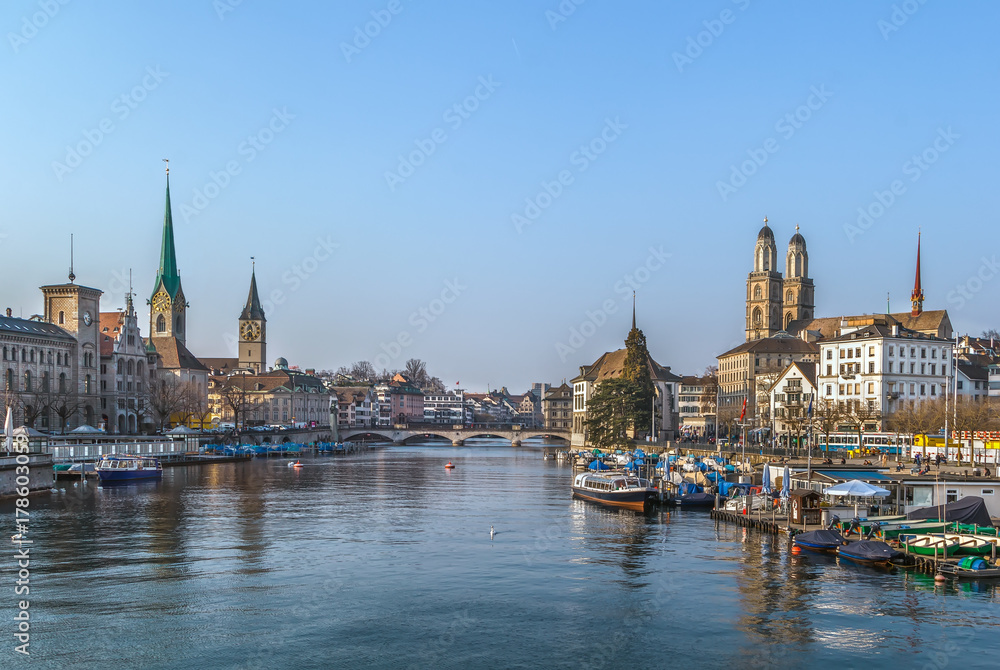 Obraz premium Limmat river in Zurich, Switzerland