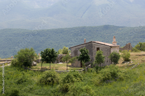 Antiche case restaurate in un villaggio di montagna abbandonato, Centro Italia  photo