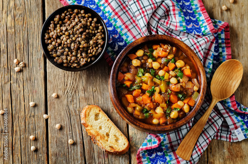 Moroccan spicy green lentils chickpea soup
