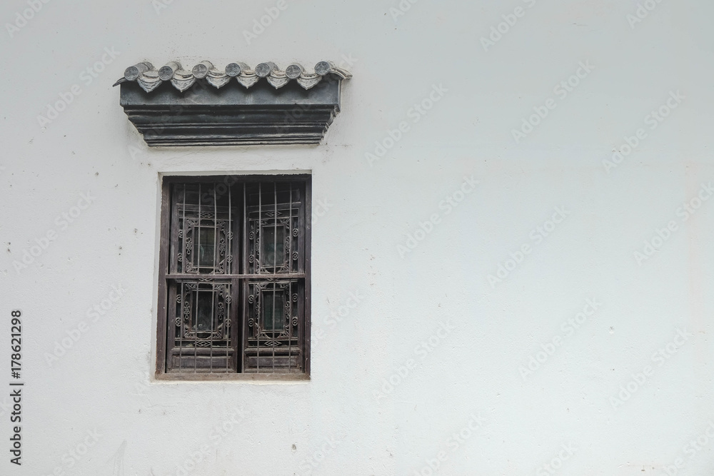 Obraz premium old wooden window chinese style with white background.