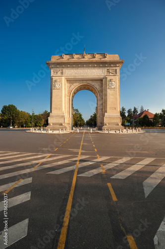 Arcul de Triumf (Triumph Arch), Bucharest © edan