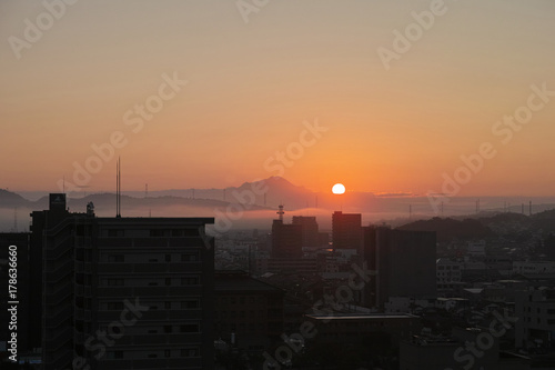 島根県松江市から見た早朝の出雲富士　大山